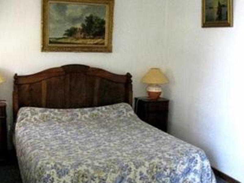 Logis Hotel Le Vieil Amandier Trigance Esterno foto